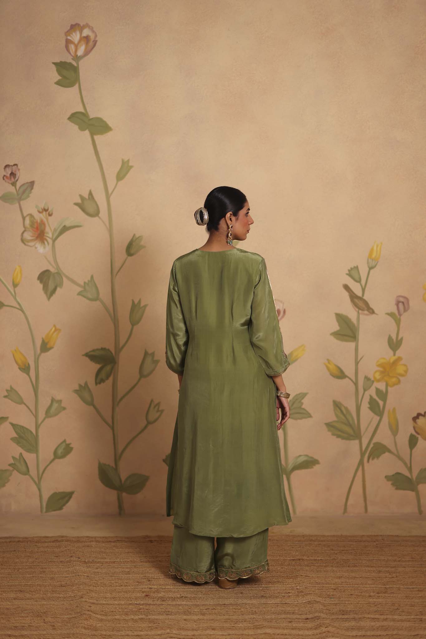Kamla silk kurta set (Sage green)